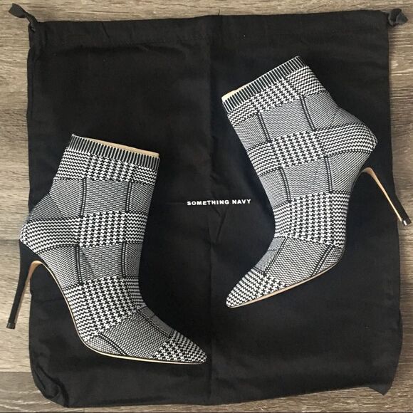 Something navy plaid booties - Picture 2 of 2